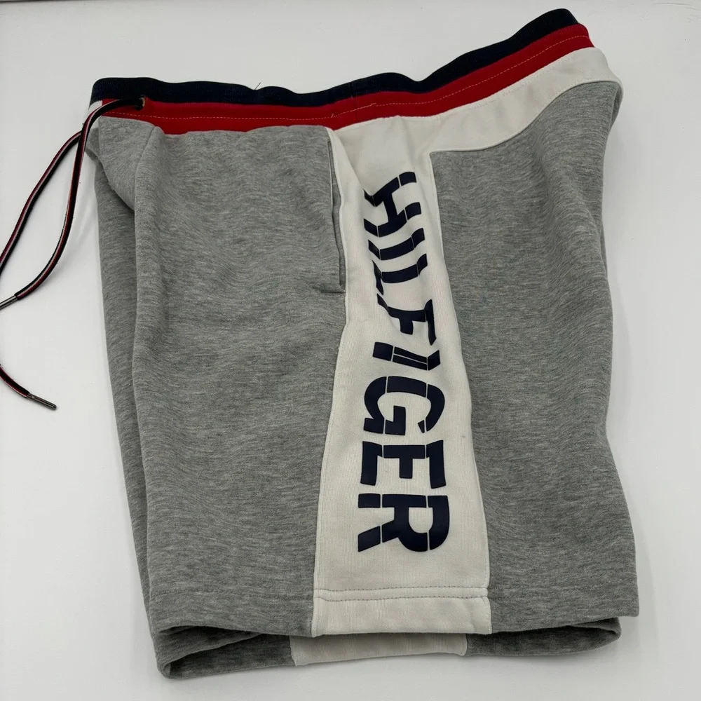 Tommy Hilfiger Sweat Shorts Gray Elastic Waist SZ Med - Picture 3 of 8